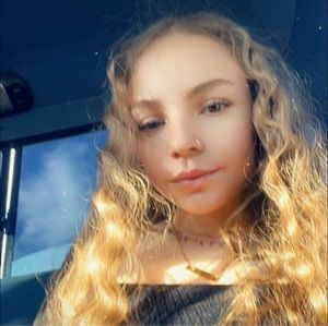 Meet your Posher, Savana